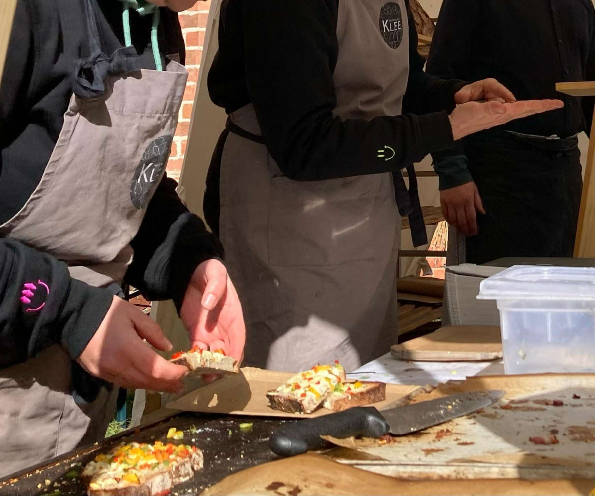 Essen wird für den Verkauf vorbereitet